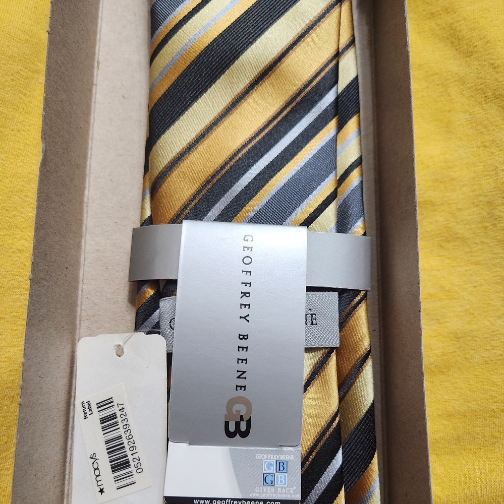 NWT Geoffrey Beene Men's Neck Tie
